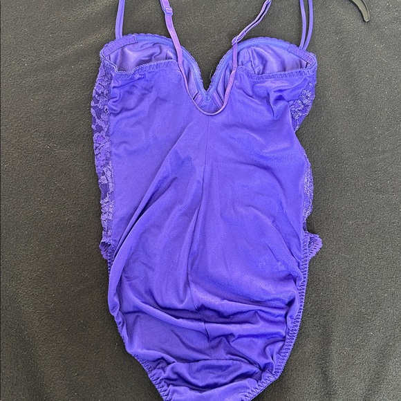 Vintage Victoria’s Secret Gold Tag Purple Lace Bodysuit - 36B - Picture 4 of 12